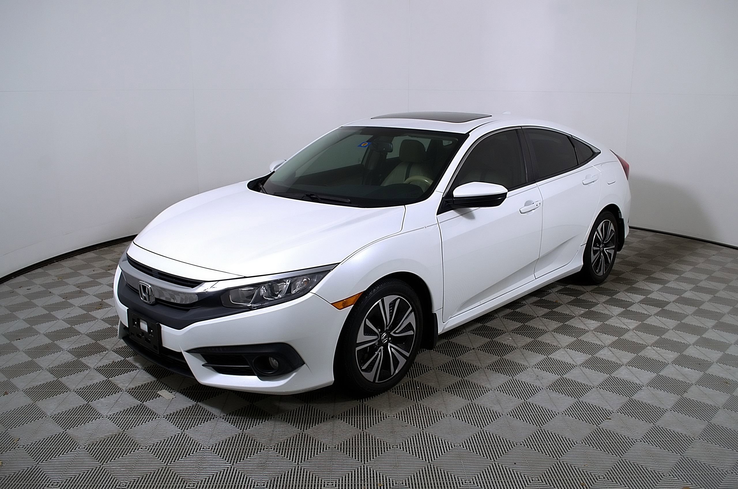 Used 2017 Honda Civic EX-L image 3