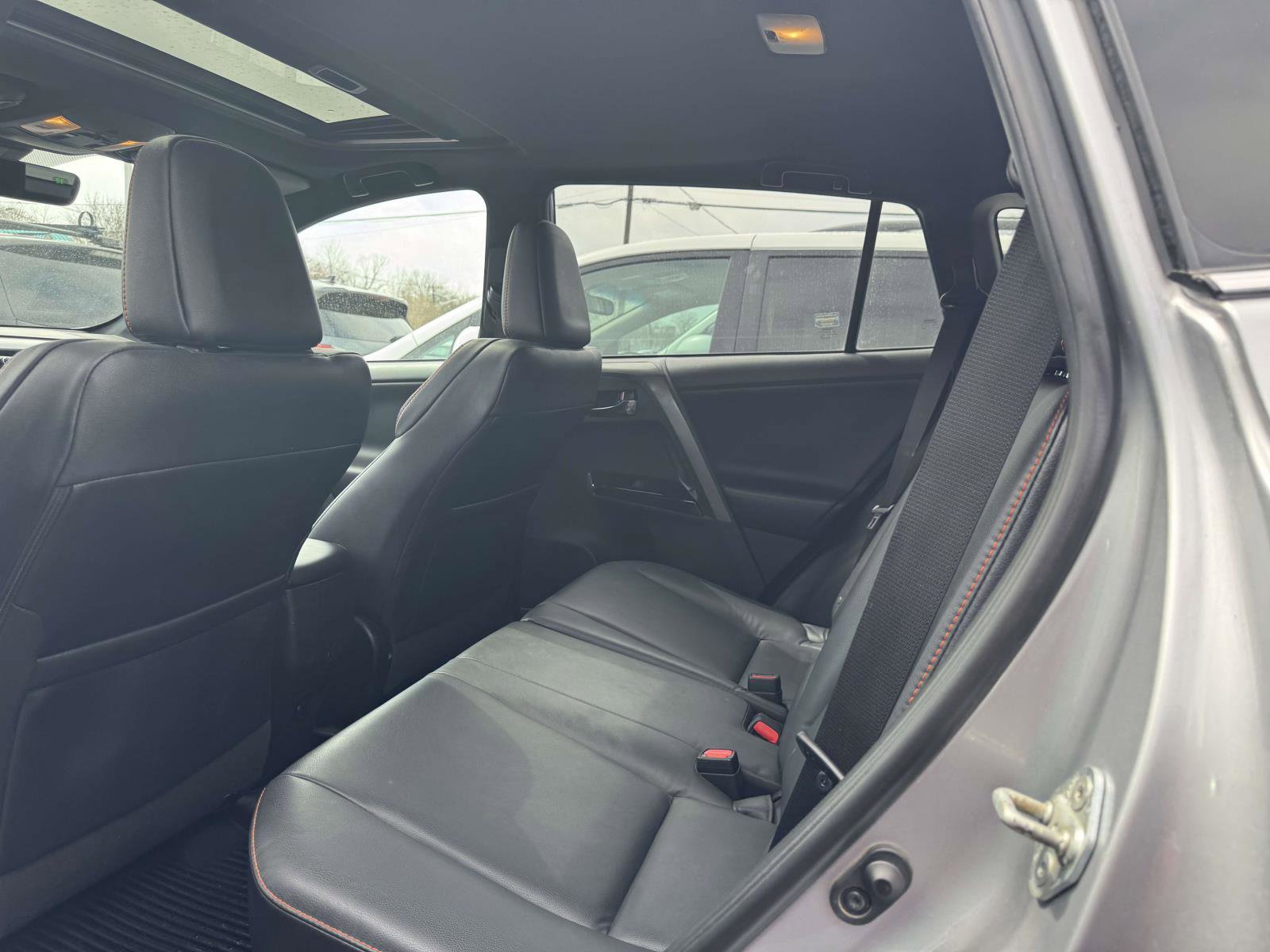 Used 2018 Toyota RAV4 SE w/ Power Extra Value Package AWD/4WD image 8