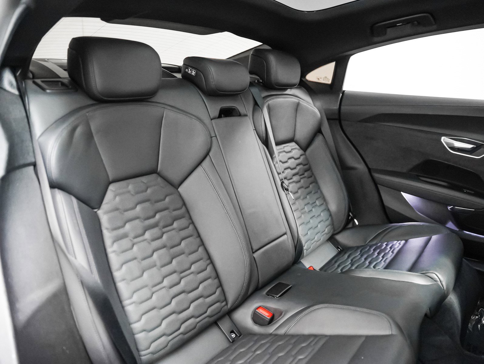 Used 2023 Audi e-tron GT Premium Plus w/ Performance Package image 9