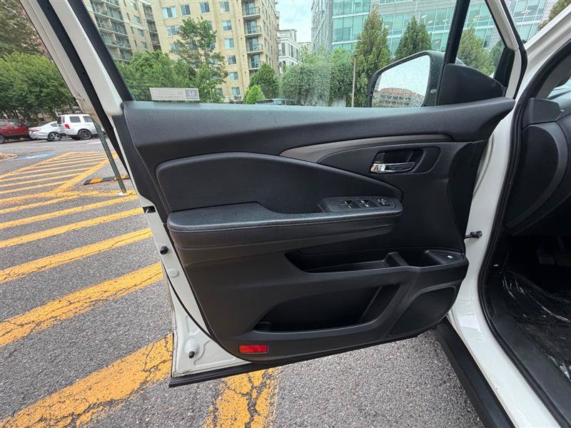 Used 2018 Honda Pilot LX image 36