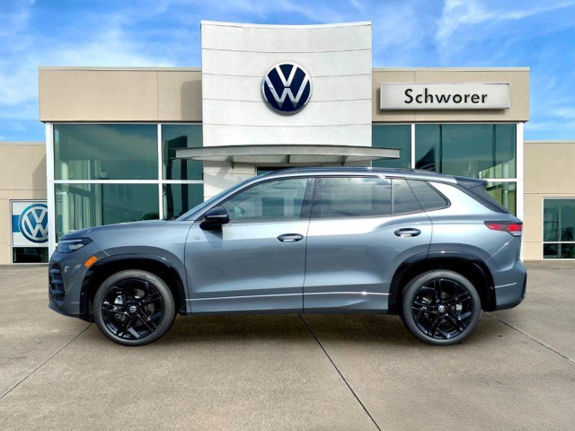 New 2026 Volkswagen Tiguan SE R-Line AWD/4WD image 1