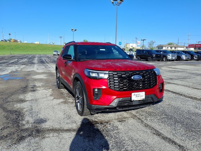 Used 2025 Ford Explorer ST-Line w/ ST-Line Street Pack AWD/4WD image 5