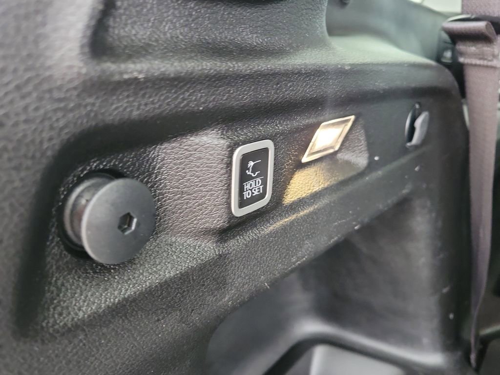 Used 2023 Jeep Grand Cherokee L Limited w/ Luxury Tech Group II image 34