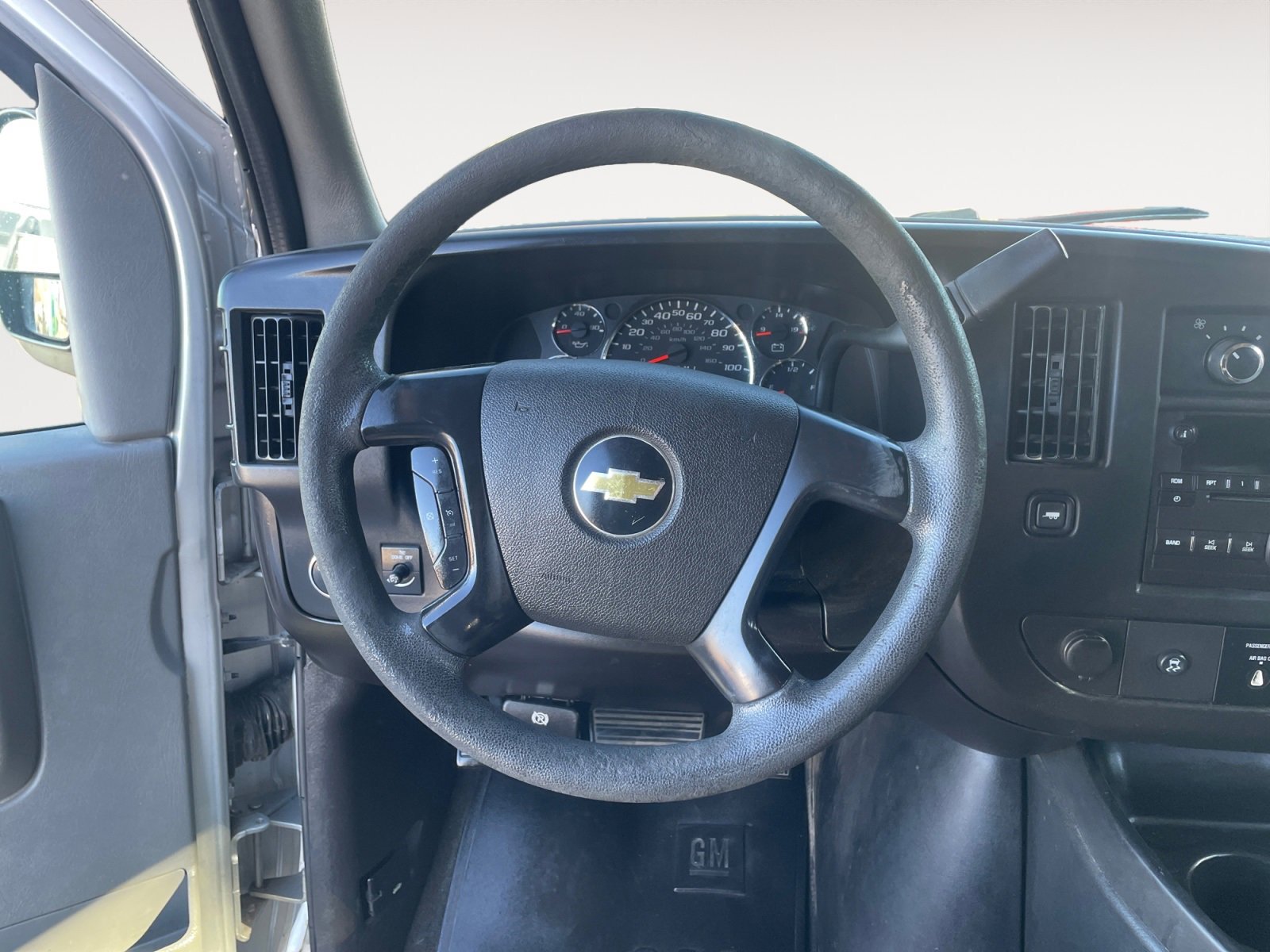 Used 2011 Chevrolet Express 2500 LS image 12