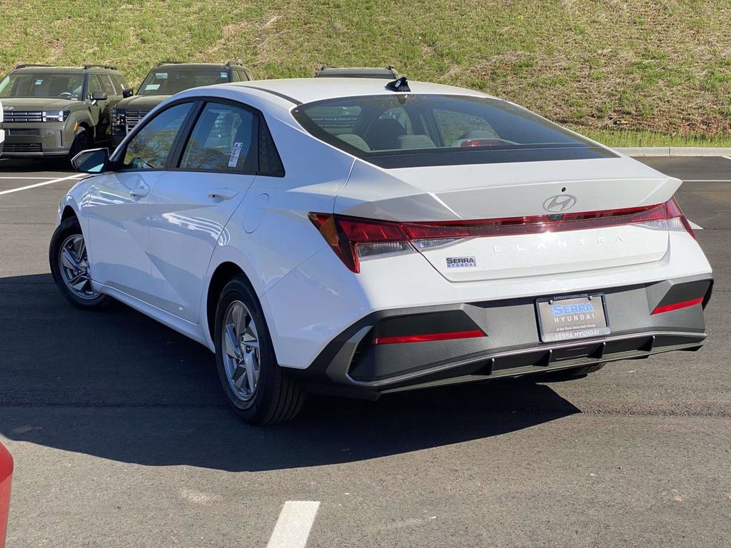 Certified 2026 Hyundai Elantra SE image 5