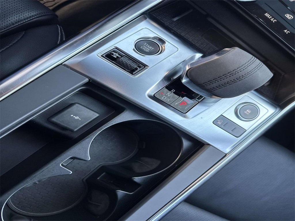 Used 2024 Jaguar XF R-Dynamic SE image 25