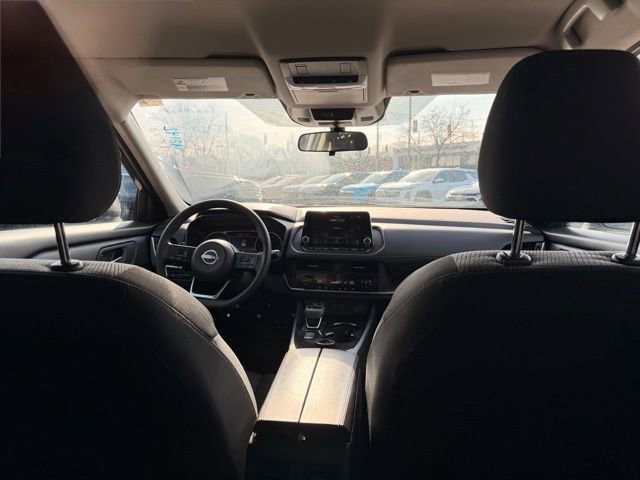 Used 2024 Nissan Rogue SV image 27