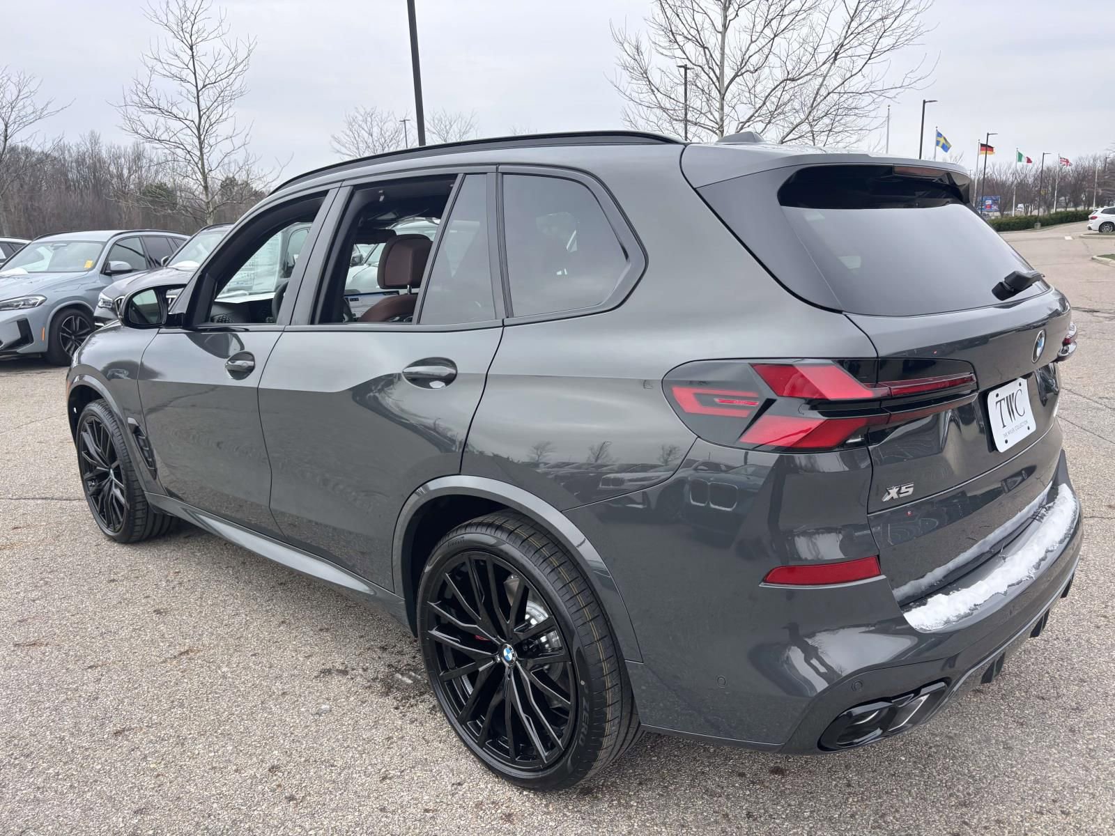 New 2026 BMW X5 M60i AWD/4WD image 7