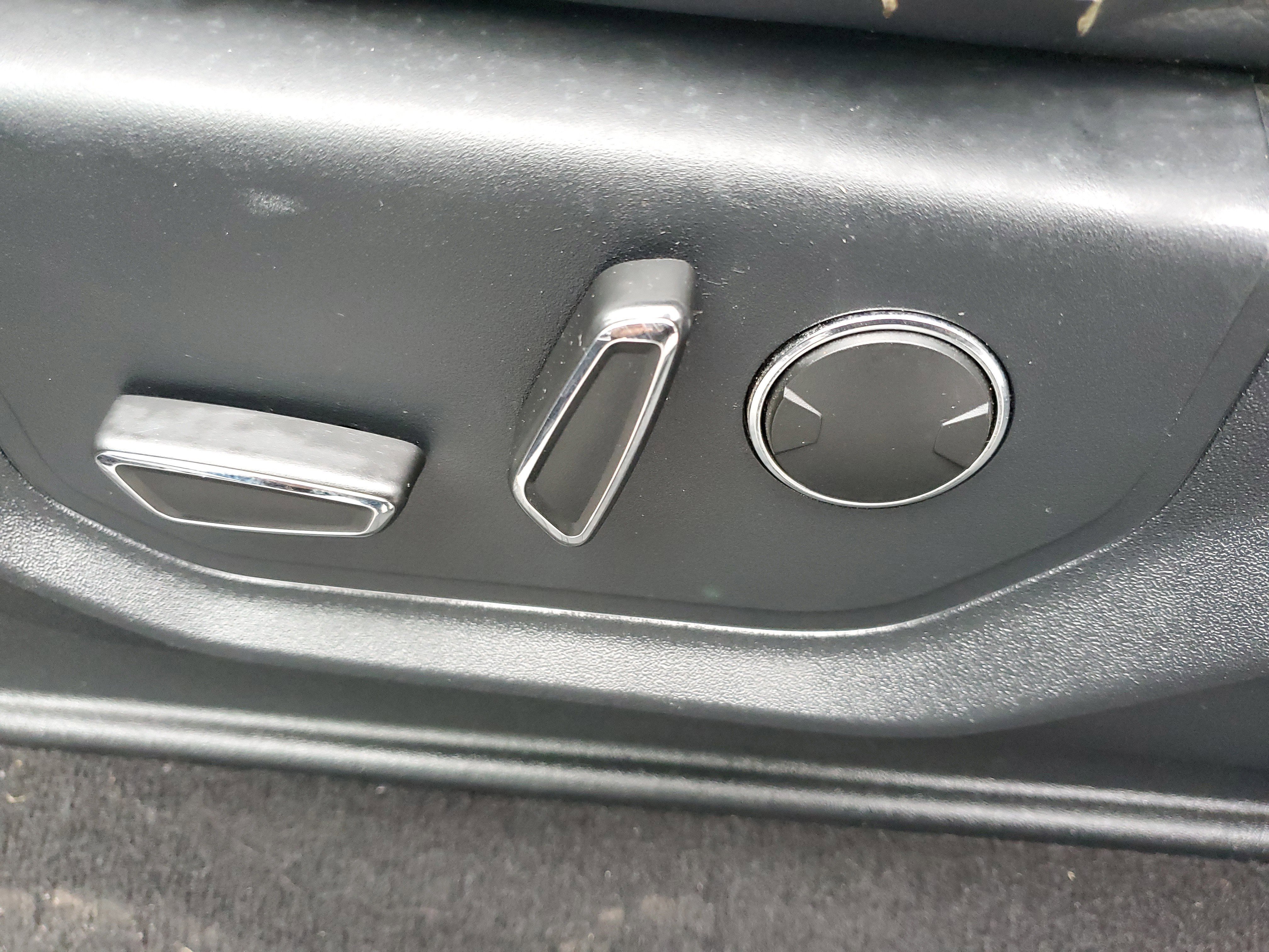 Used 2019 Ford F350 Lariat image 19