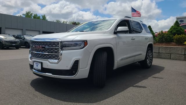 Used 2023 GMC Acadia Denali w/ Denali Ultimate Package AWD/4WD image 3