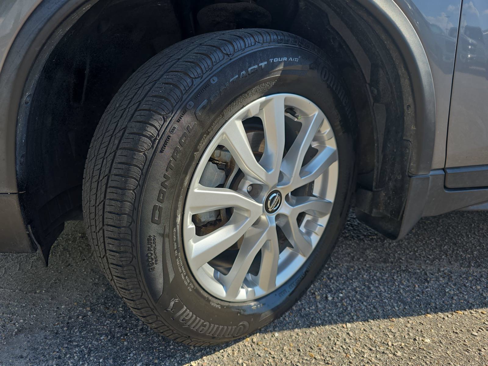 Used 2020 Nissan Rogue SV FWD image 30