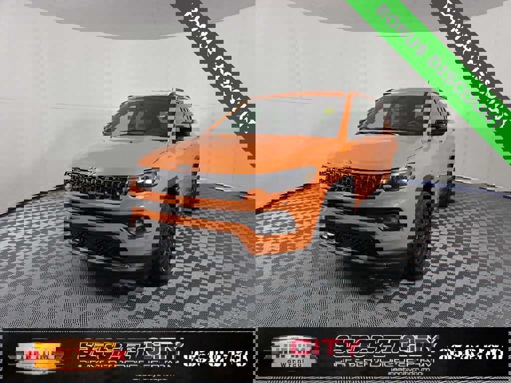 New 2026 Jeep Compass Latitude image 3