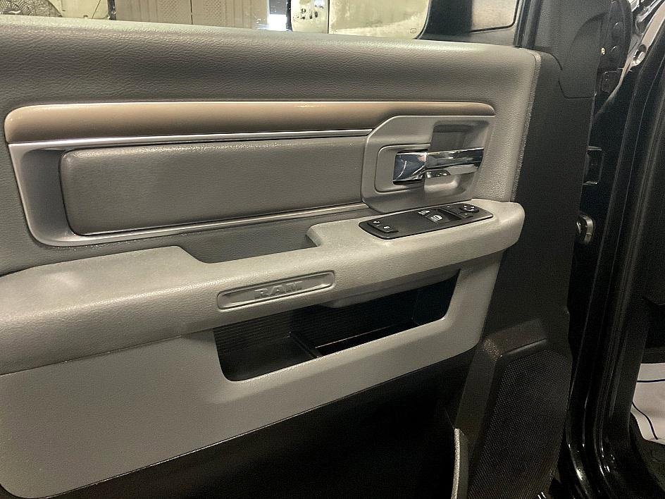 Used 2017 RAM 2500 Tradesman w/ Chrome Appearance Group image 24