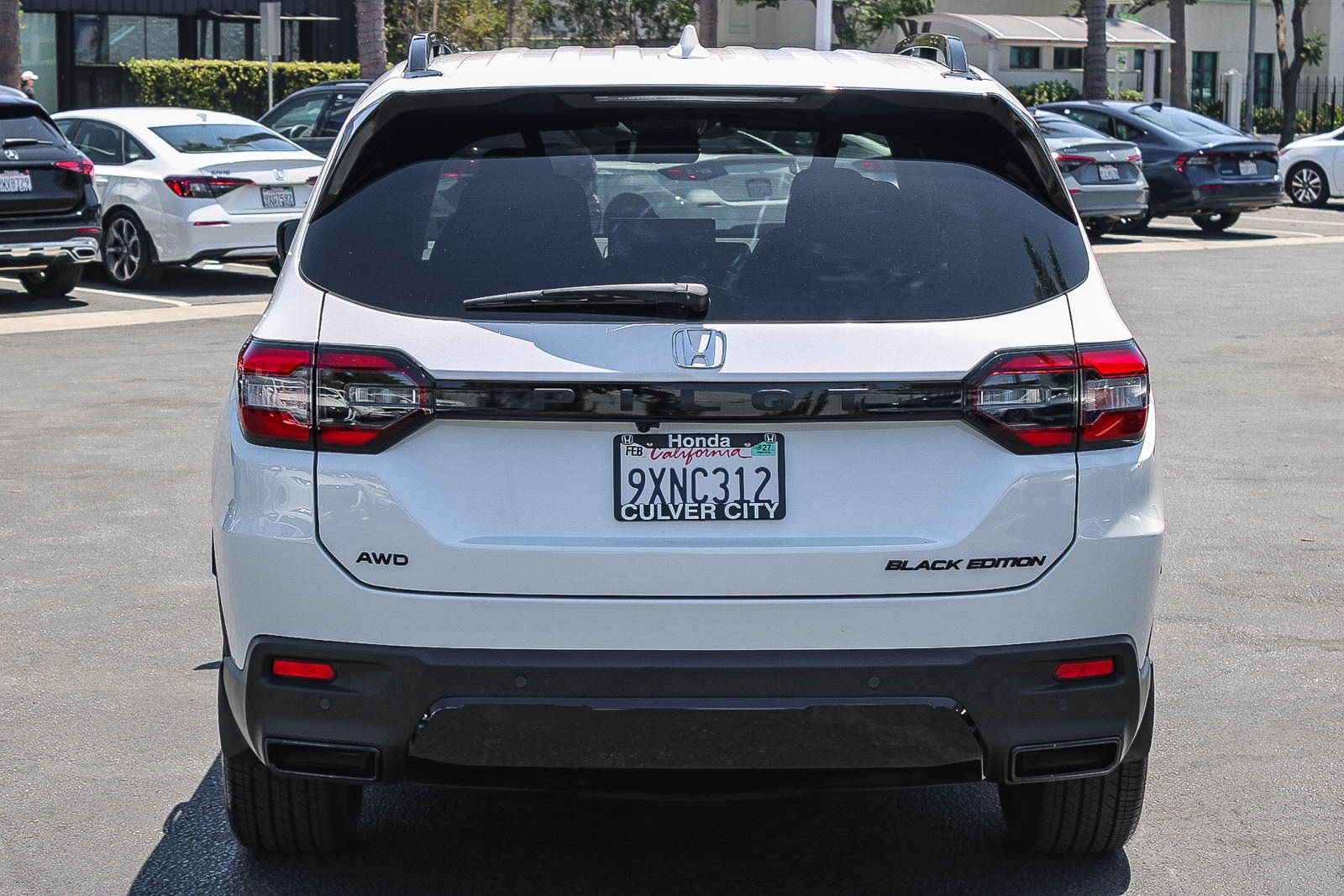 Certified 2026 Honda Pilot Black Edition image 8