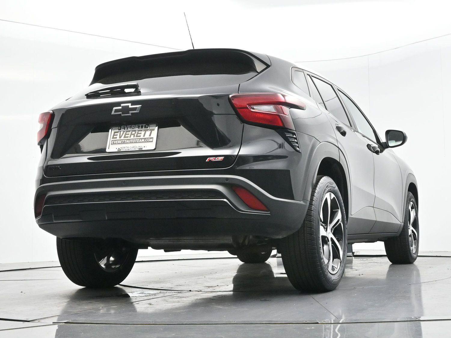 Used 2024 Chevrolet Trax RS w/ Driver Confidence Package FWD image 46