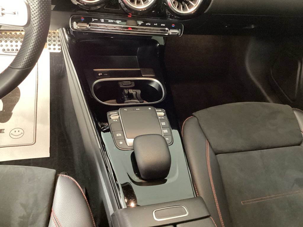 Used 2022 Mercedes-Benz CLA 250 image 16