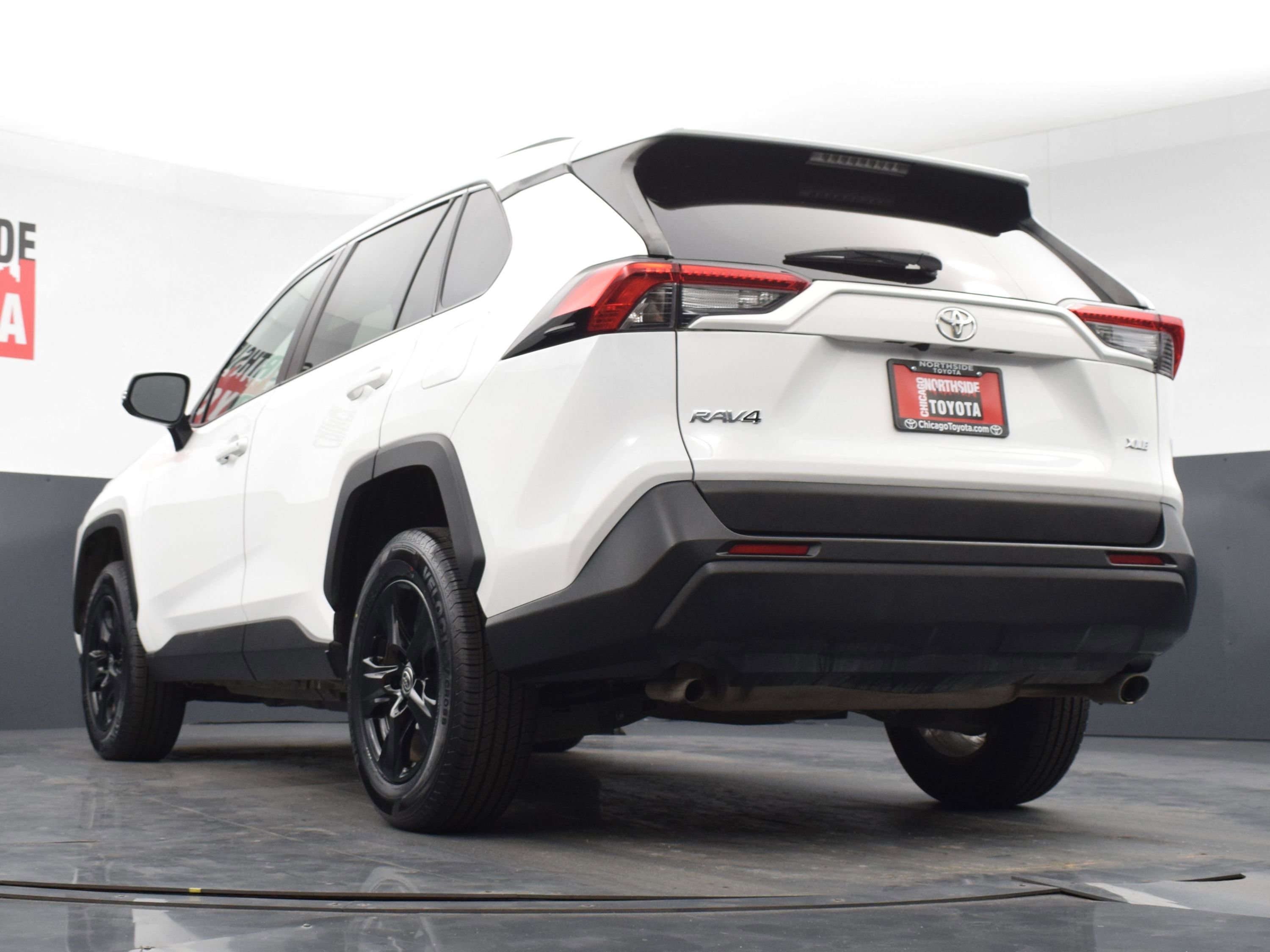 Used 2022 Toyota RAV4 XLE FWD image 26