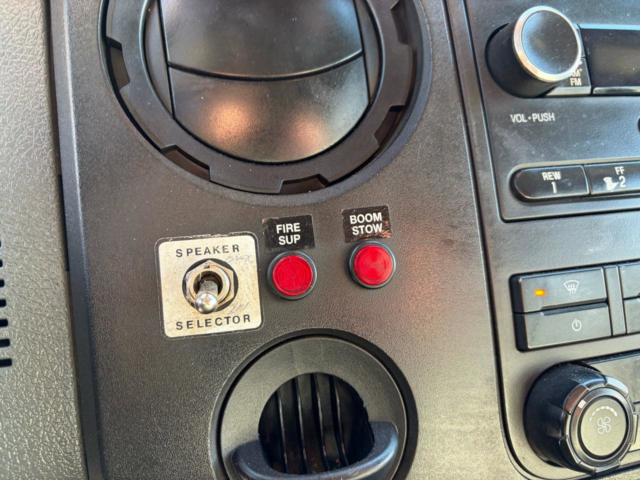 Used 2015 Ford F550 4WD Crew Cab 176 WB 60 CA XL image 20