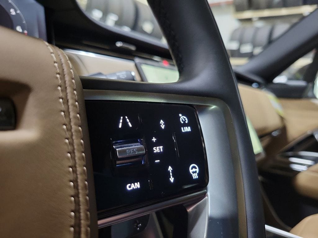 New 2026 Land Rover Range Rover SE AWD/4WD image 16