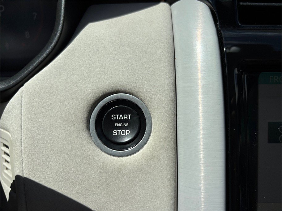 Used 2020 Land Rover Discovery HSE AWD/4WD image 30