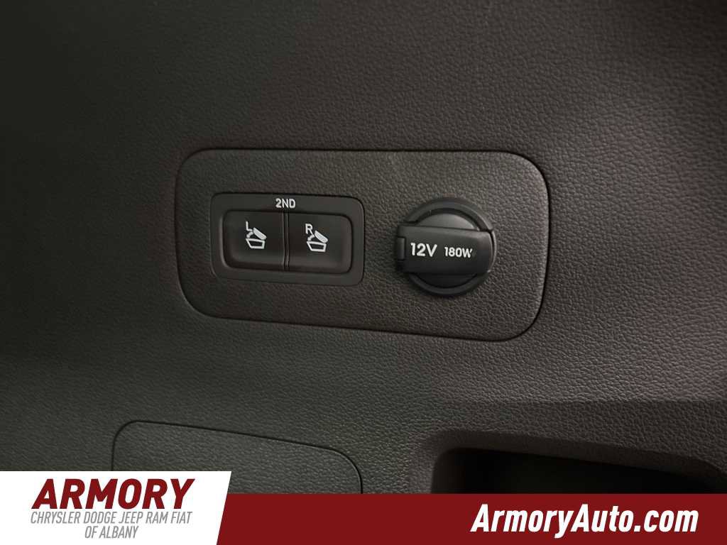 Used 2023 Hyundai Santa Fe Limited image 31