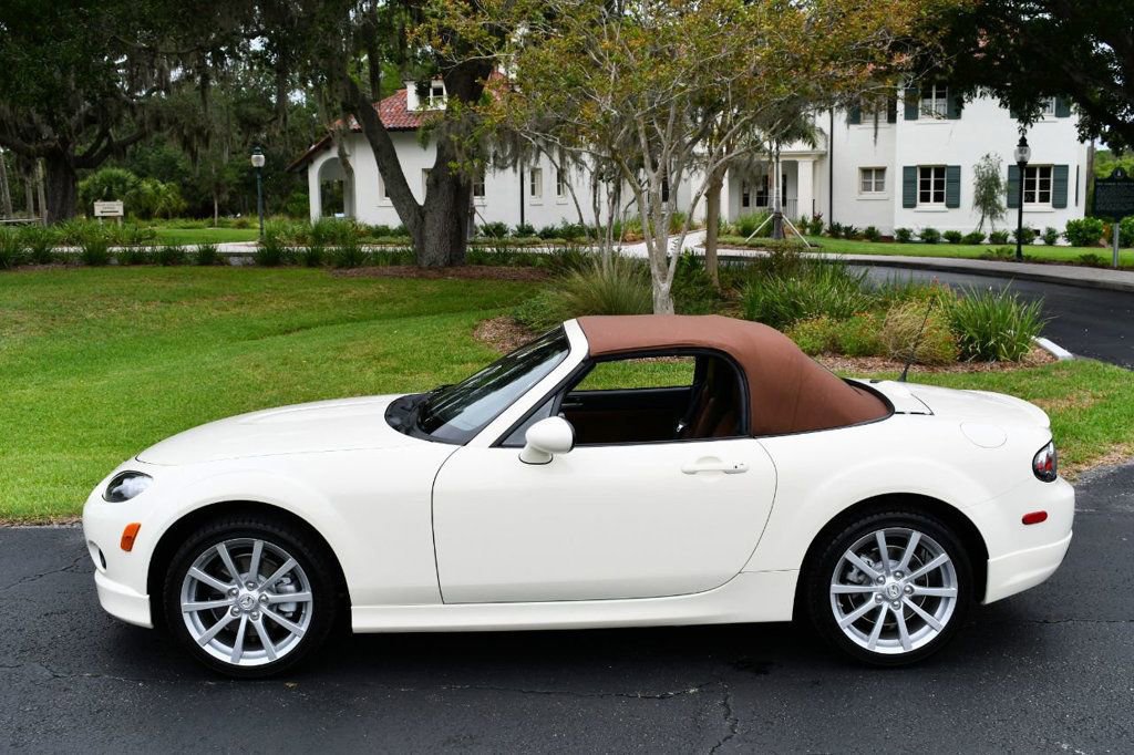 Used 2007 MAZDA MX-5 Miata Grand Touring w/ Premium Pkg image 28