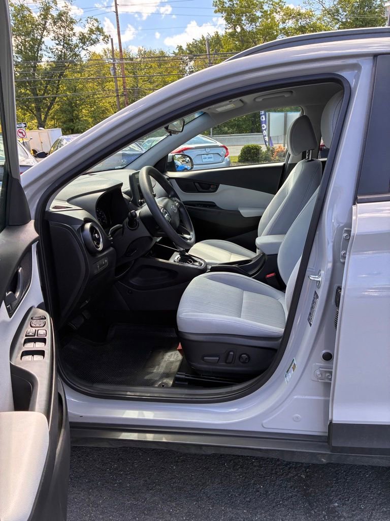 Used 2023 Hyundai Kona SEL AWD/4WD image 25
