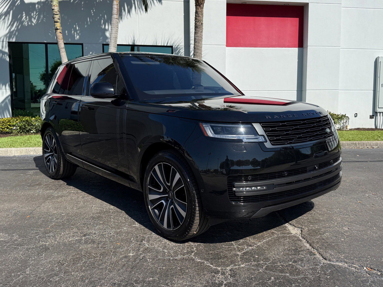 Used 2023 Land Rover Range Rover SE AWD/4WD image 5