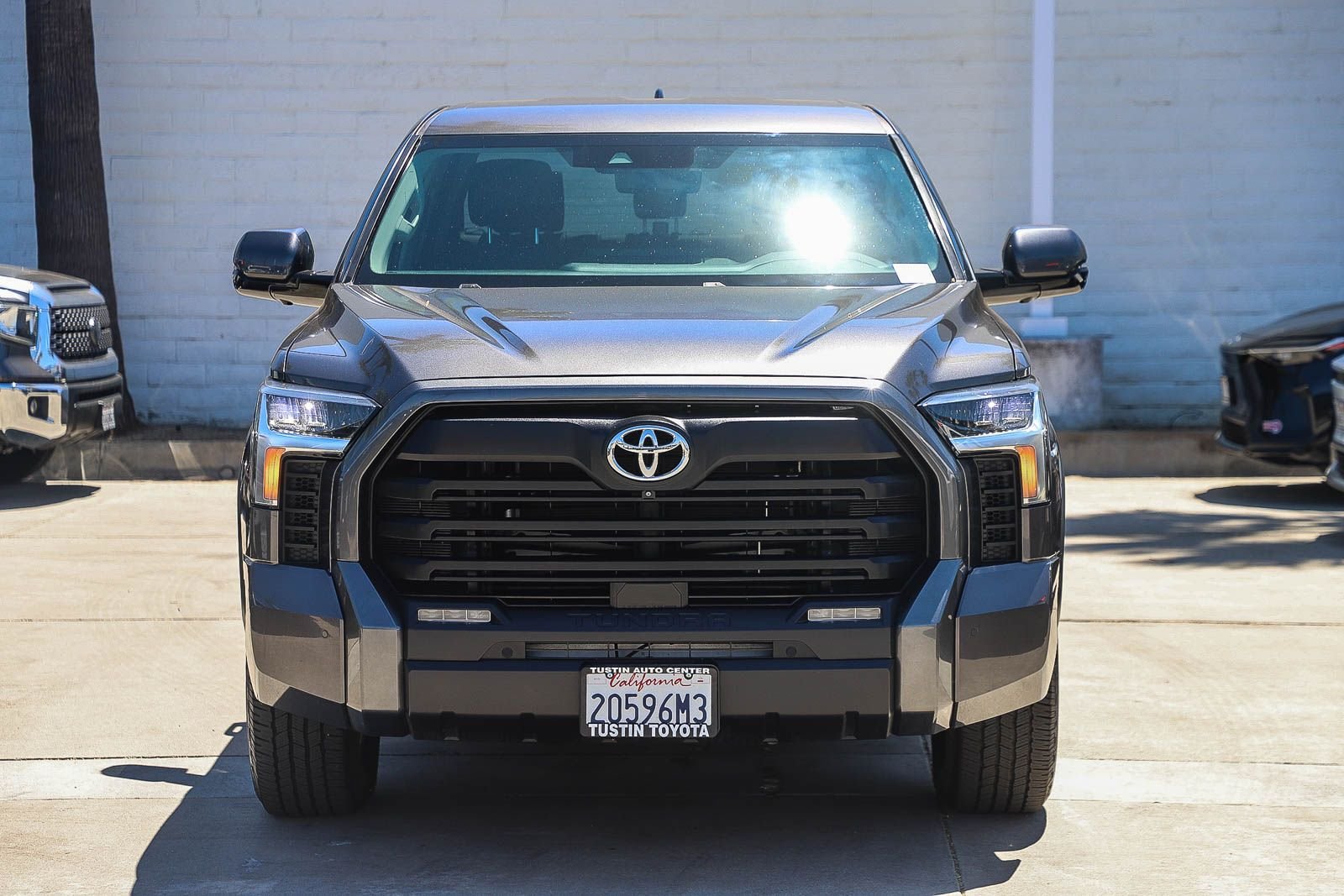 Used 2022 Toyota Tundra SR5 w/ SR5 Premium Package RWD image 2