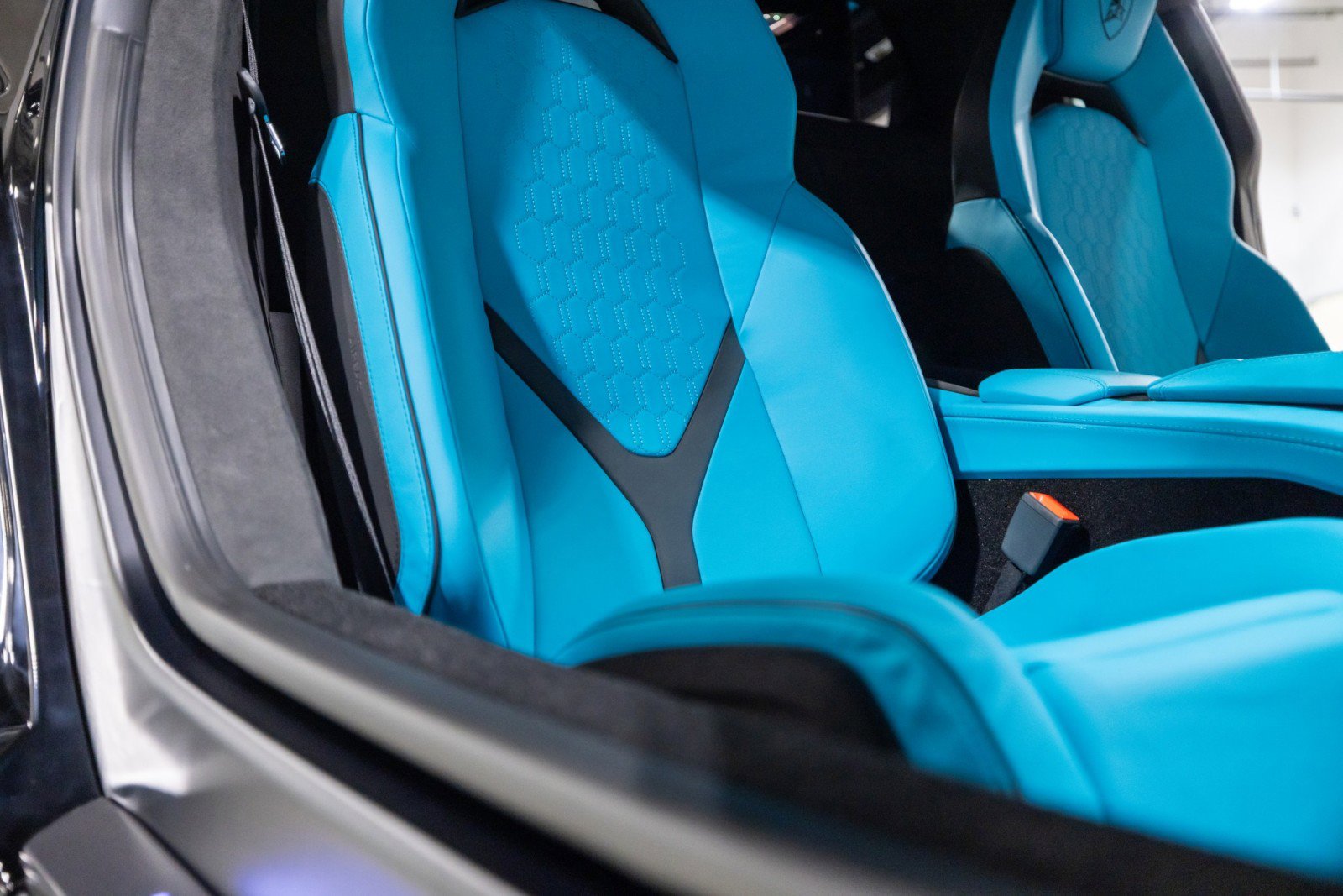 Used 2025 Lamborghini Revuelto image 37