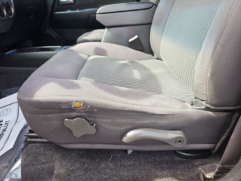 Used 2012 Chevrolet Colorado LT image 30