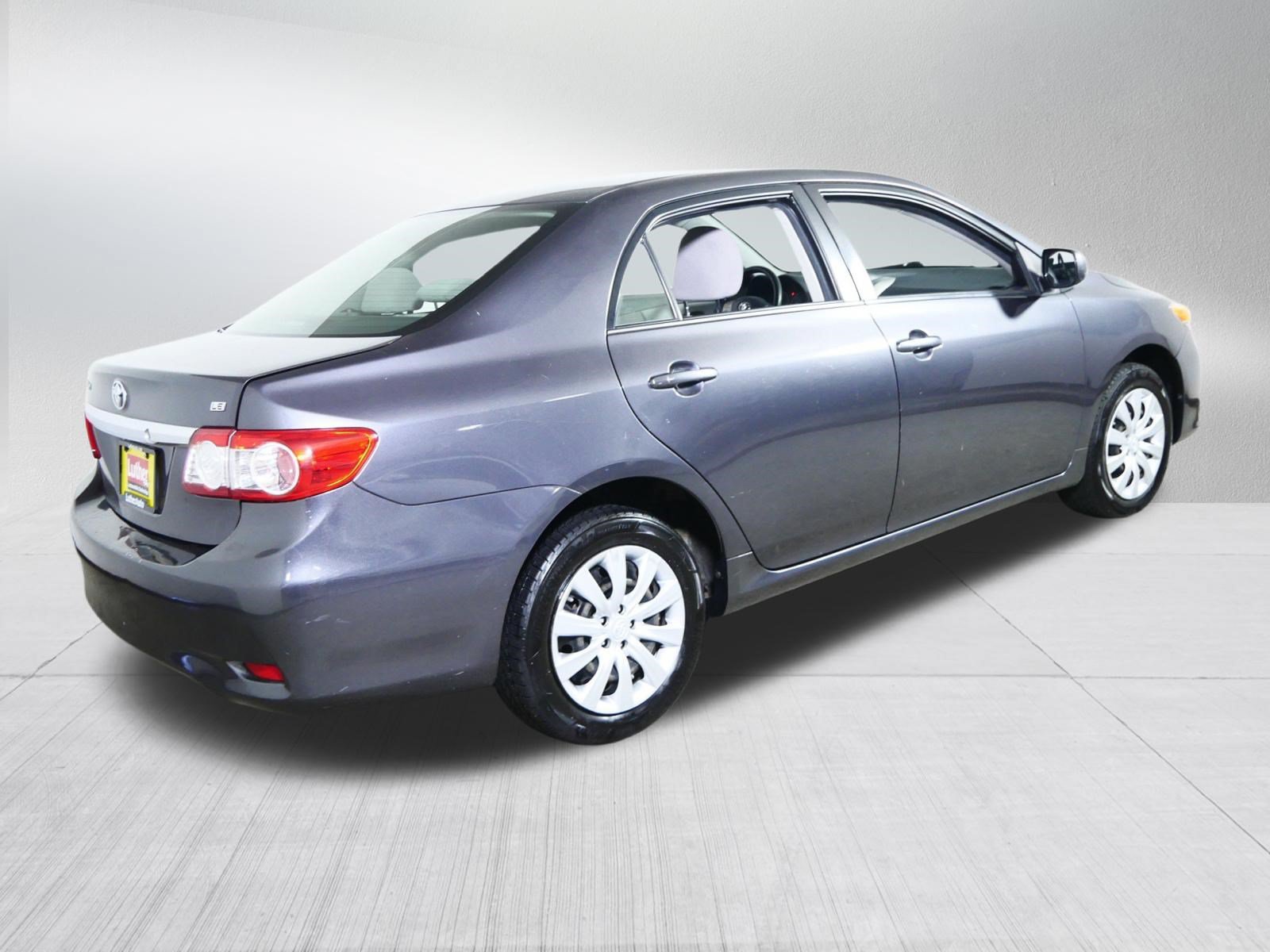 Used 2013 Toyota Corolla LE FWD image 7