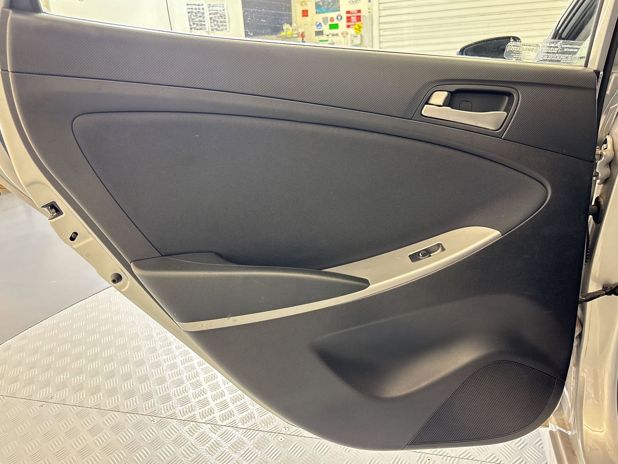 Used 2017 Hyundai Accent SE FWD image 32