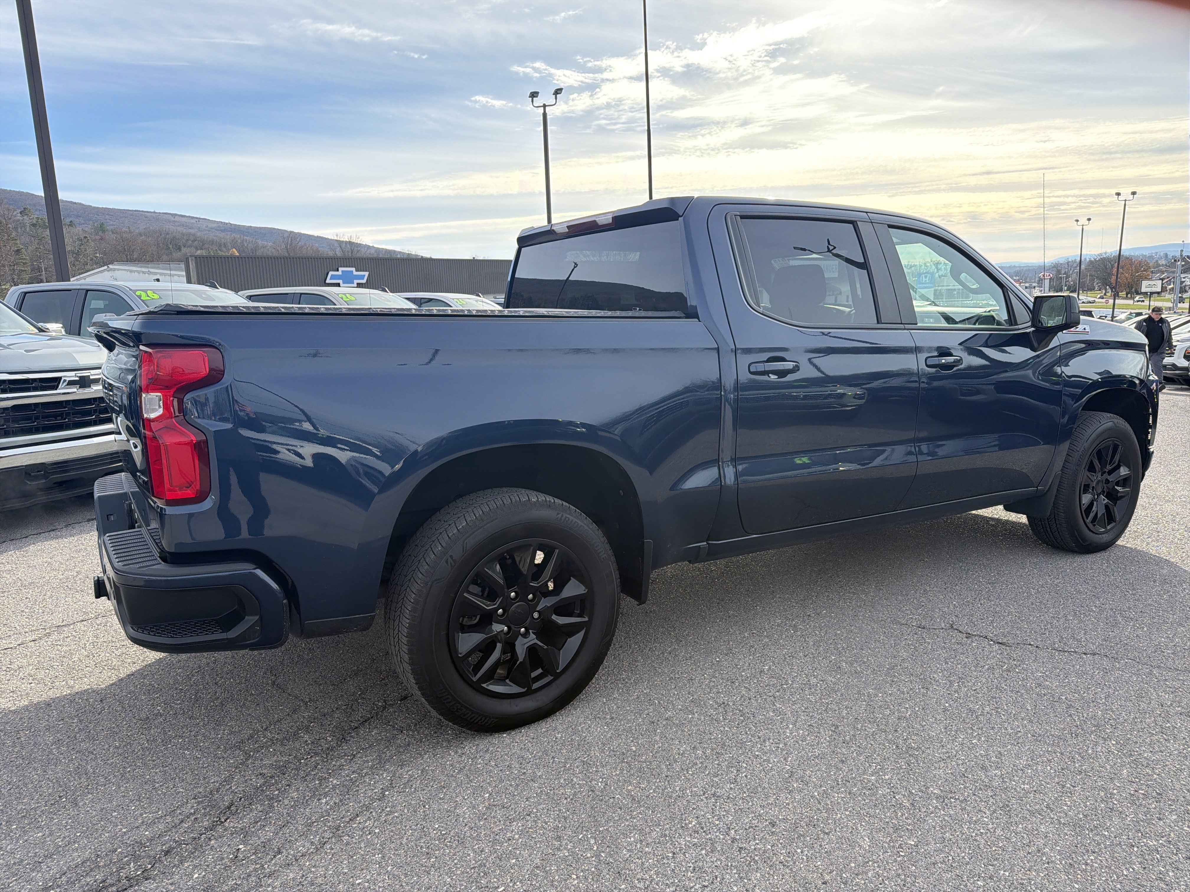 Used 2022 Chevrolet Silverado 1500 RST image 3