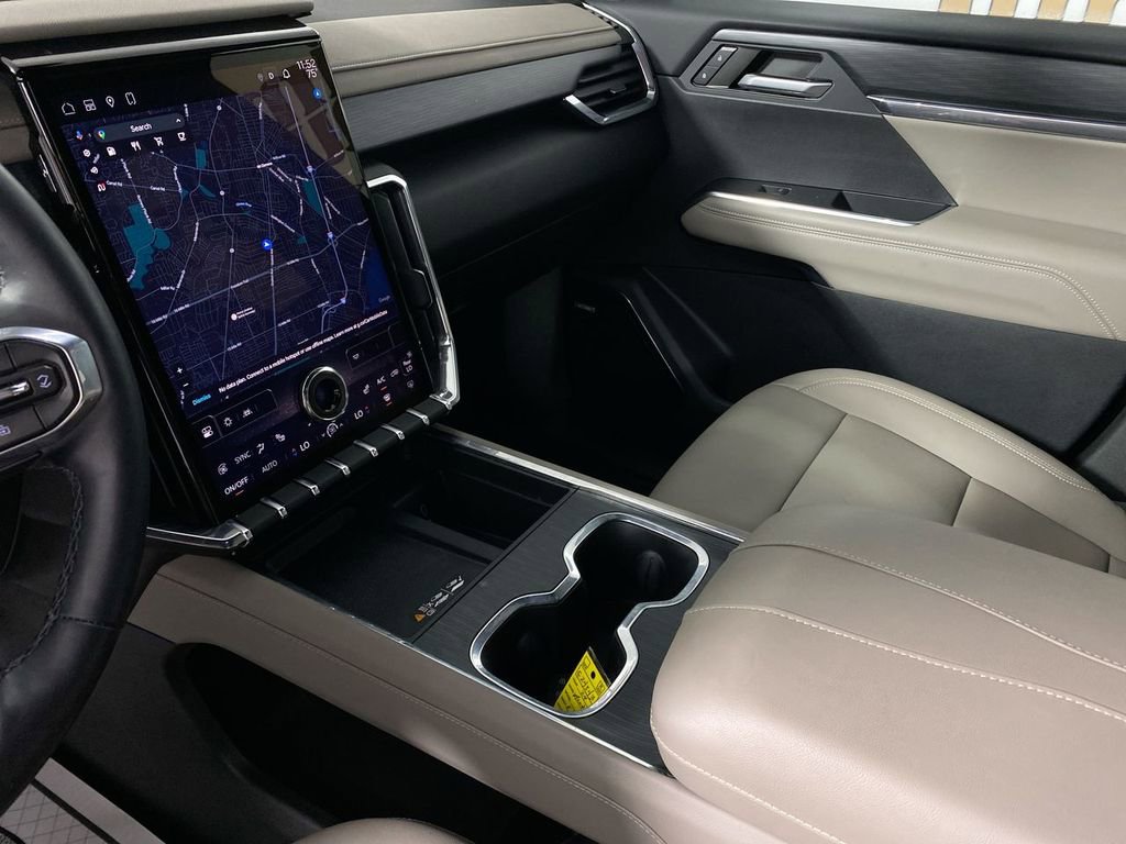 Used 2024 GMC Acadia Elevation w/ Trailering Package image 21