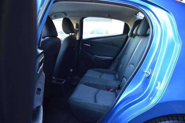 Used 2017 Toyota Yaris iA image 12