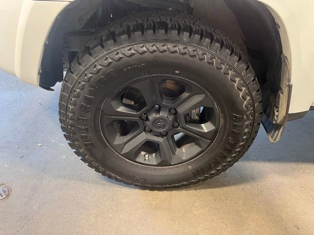 Used 2018 Toyota 4Runner SR5 Premium image 30