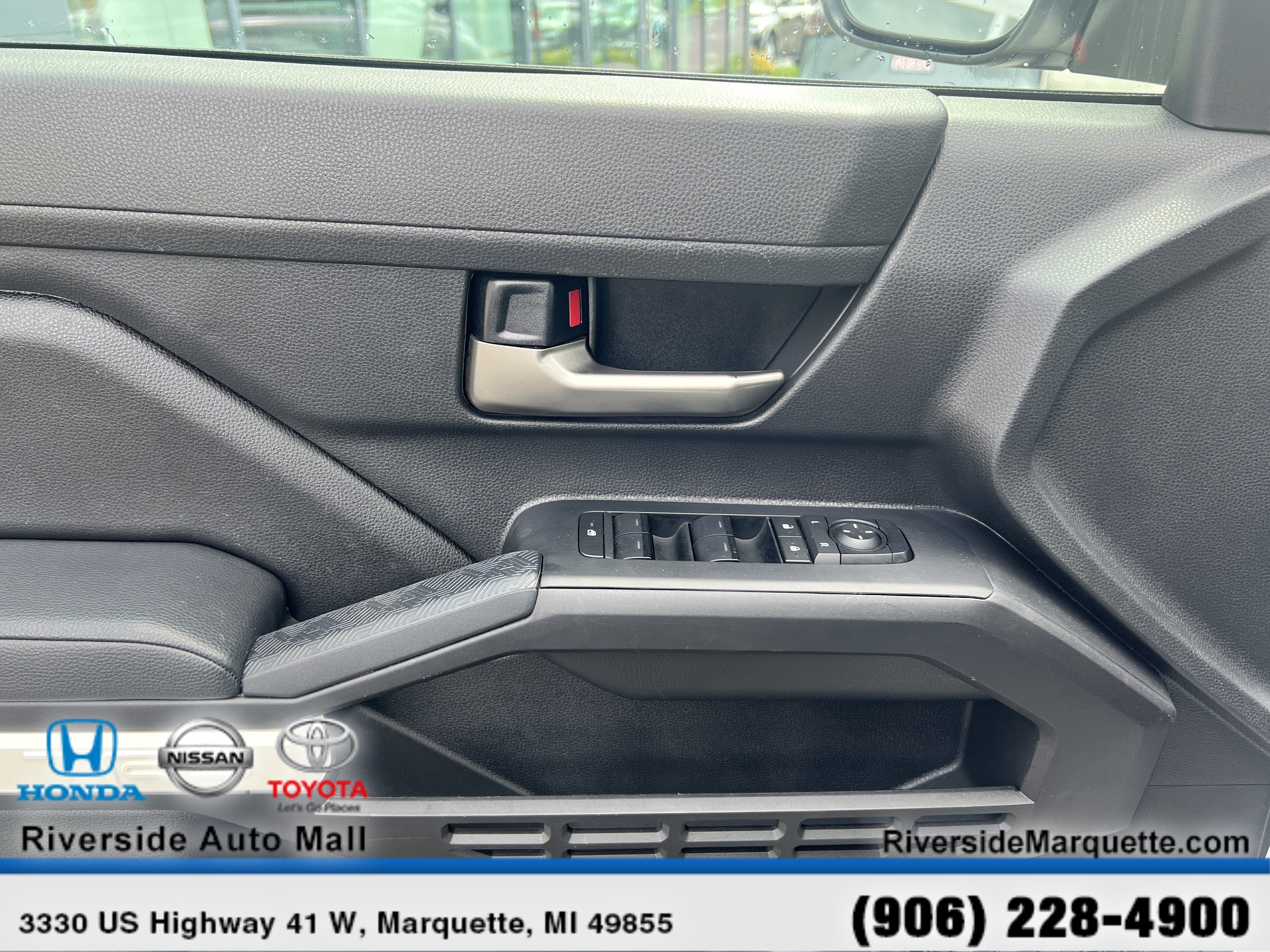 Used 2024 Toyota Tacoma TRD Off-Road image 23