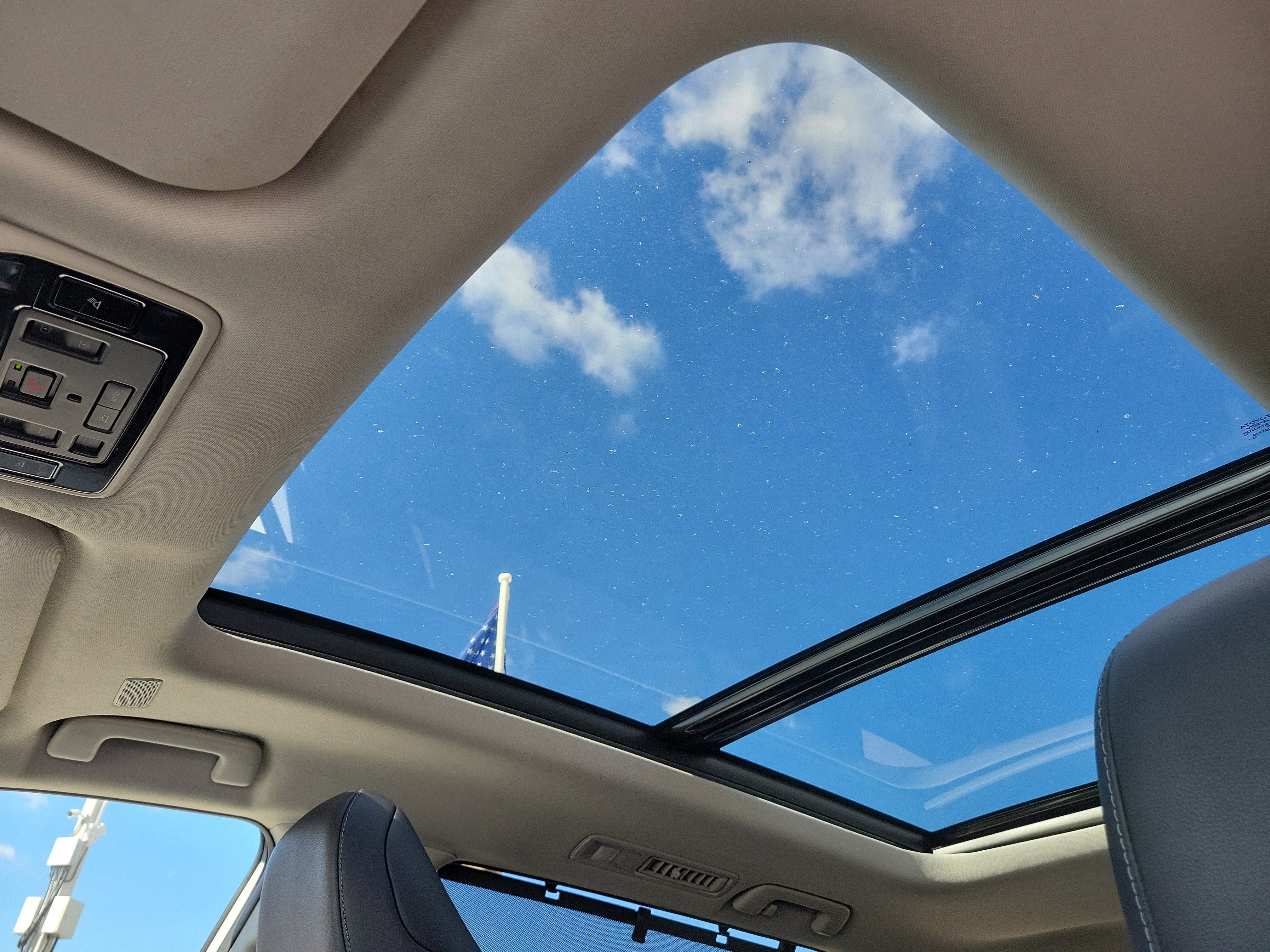 Used 2024 Toyota Grand Highlander Limited image 23