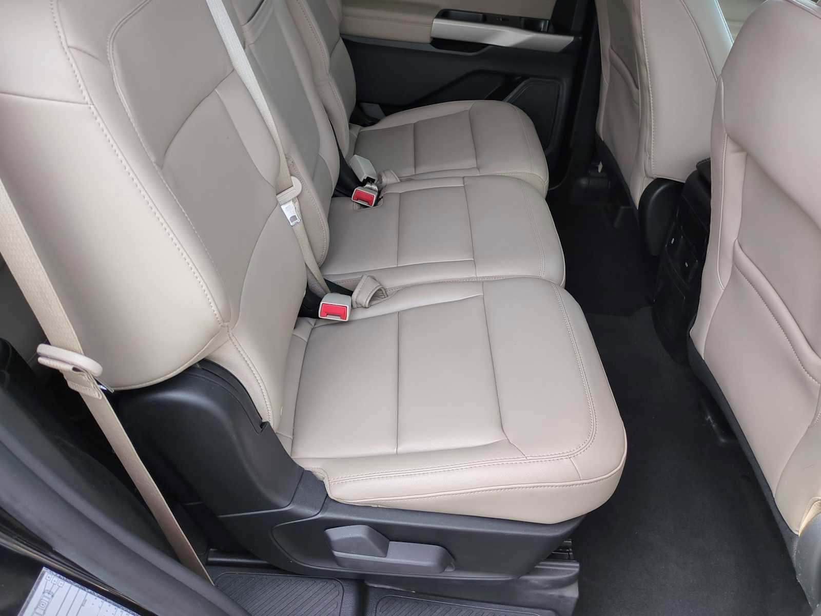 Used 2023 Ford Explorer XLT w/ Equipment Group 202A image 21