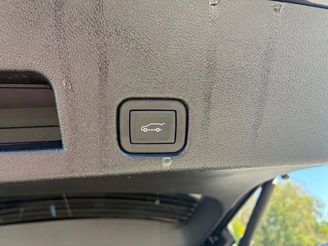 Used 2026 Chevrolet Traverse High Country AWD/4WD image 7