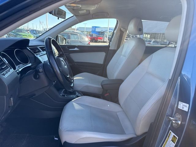Used 2018 Volkswagen Tiguan SE w/ 18" Alloy Wheels Package image 14