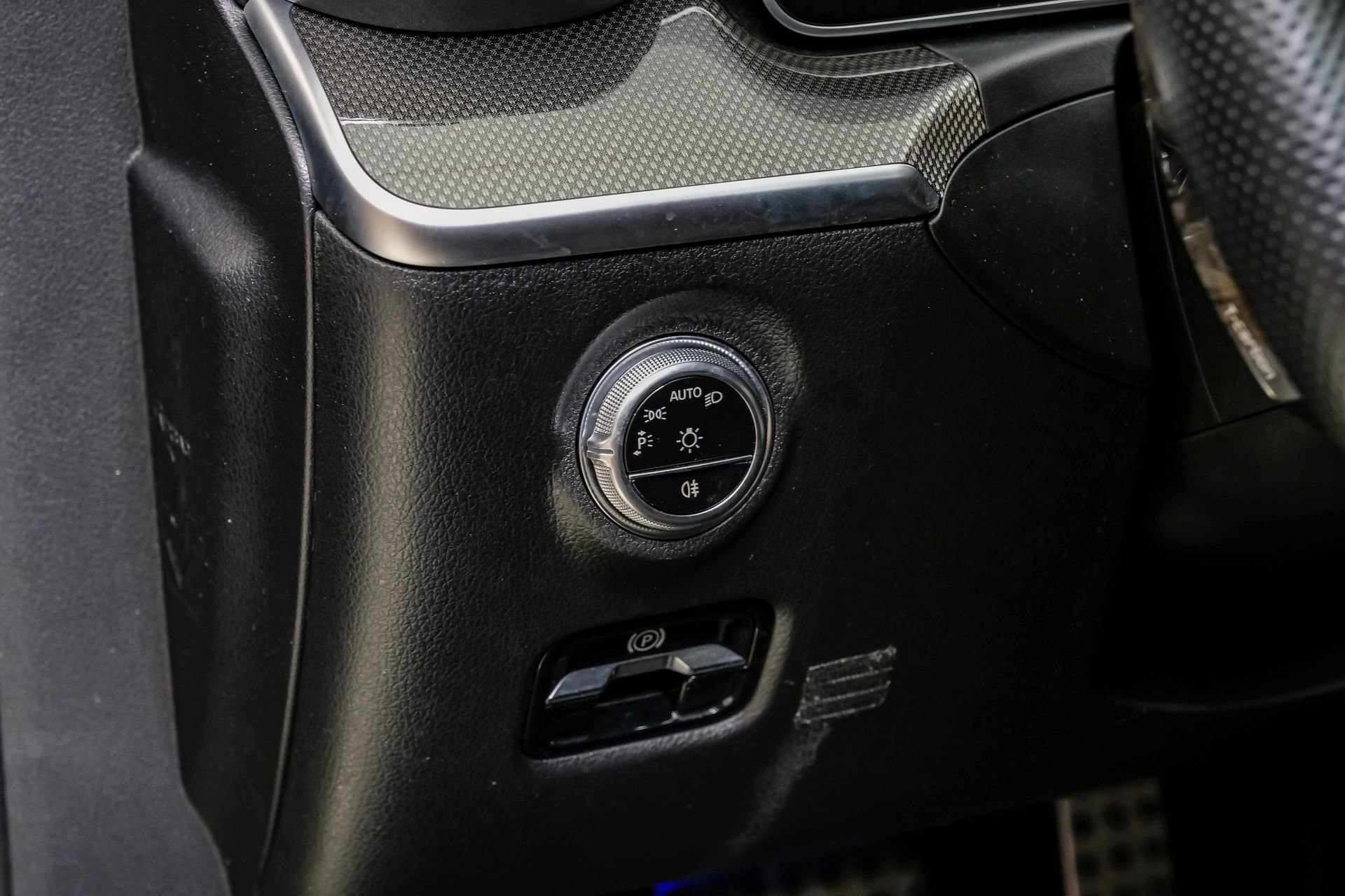 Used 2024 Mercedes-Benz C 43 AMG 4MATIC Sedan w/ Driver Assistance Package image 31