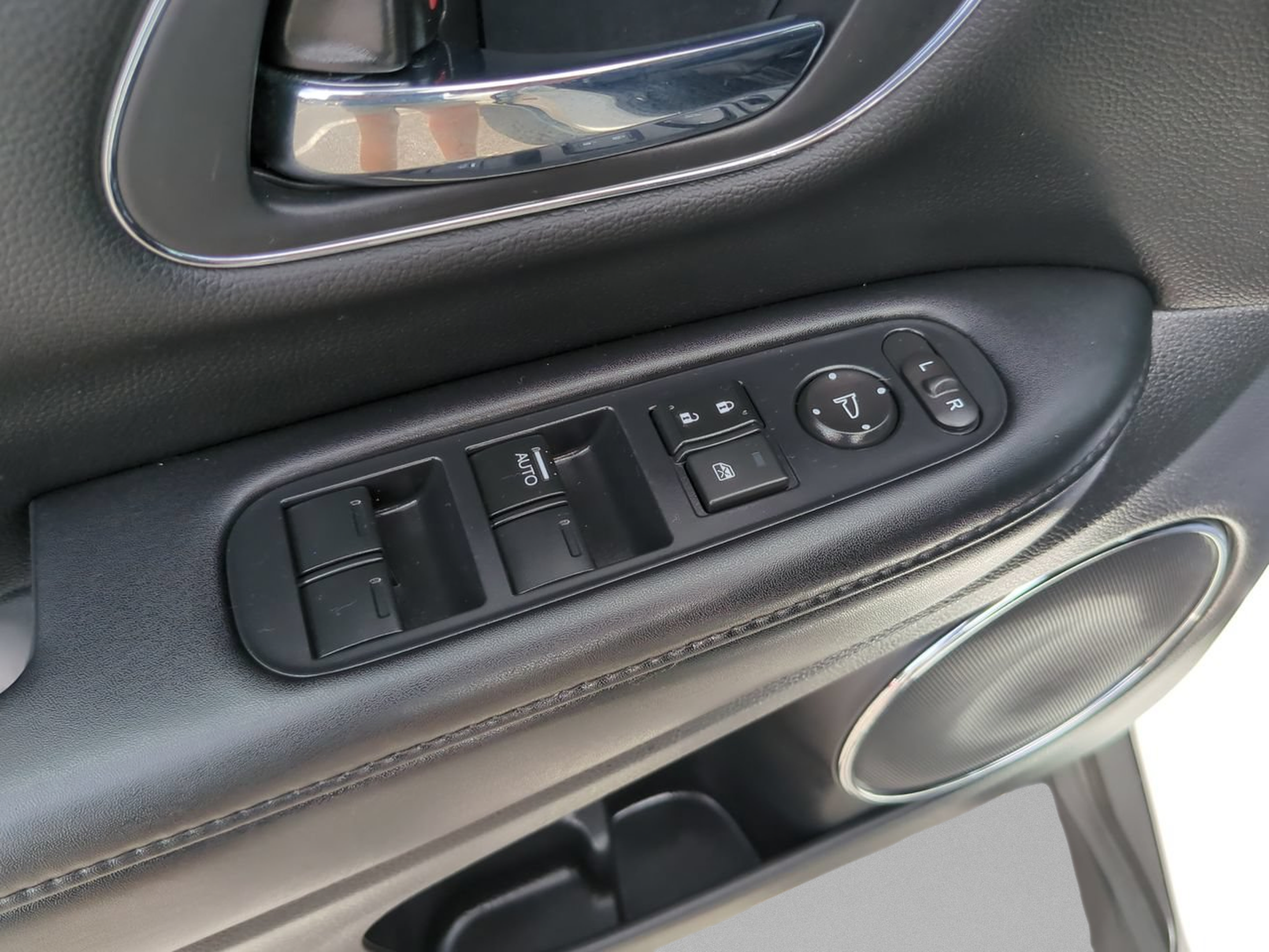 Certified 2022 Honda HR-V EX-L image 17