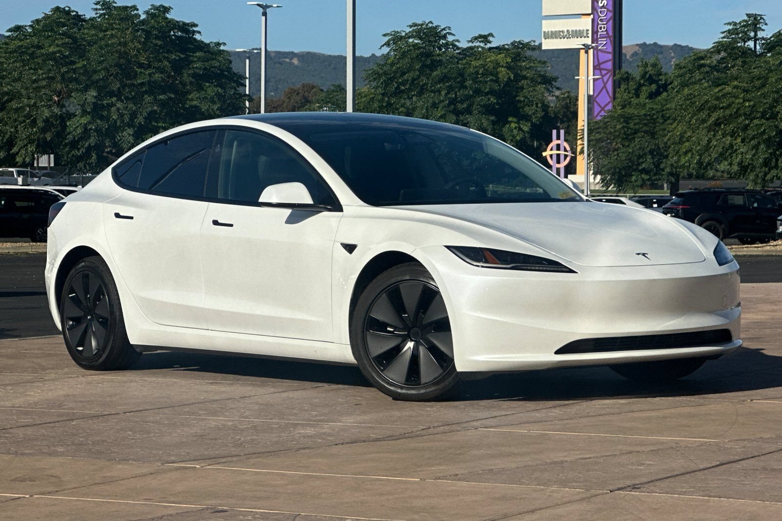 Used 2024 Tesla Model 3 Long Range AWD/4WD image 2