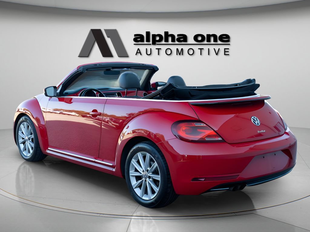 Used 2018 Volkswagen Beetle 2.0T S w/ Style & Comfort Package FWD image 8