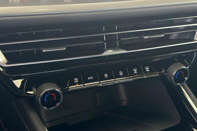 New 2026 Chevrolet Traverse LT FWD image 25