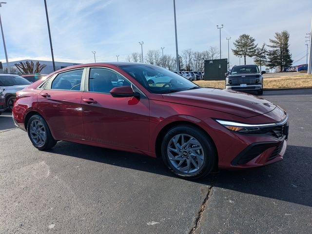 Certified 2024 Hyundai Elantra SEL image 1