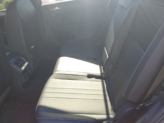 Used 2024 Volkswagen Tiguan SE R-Line AWD/4WD image 13