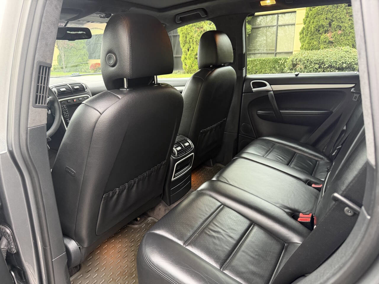 Used 2008 Porsche Cayenne Turbo AWD/4WD image 25